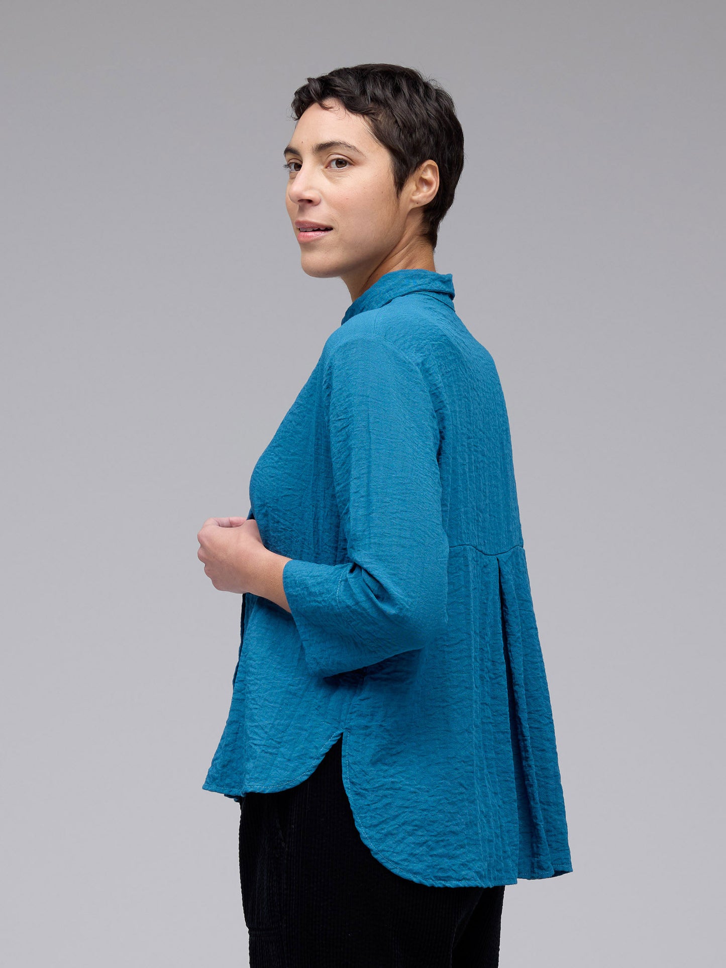Shirt--Easy Crop, 3/4 sleeved, Peacock (Cut Loose)