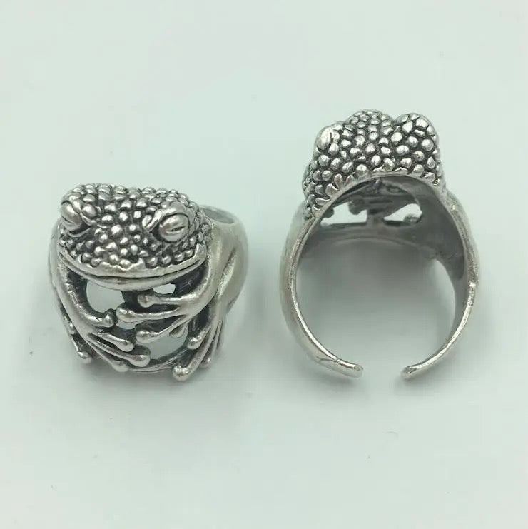 Ring--"Frog", Silver-Plated Brass (Volare)