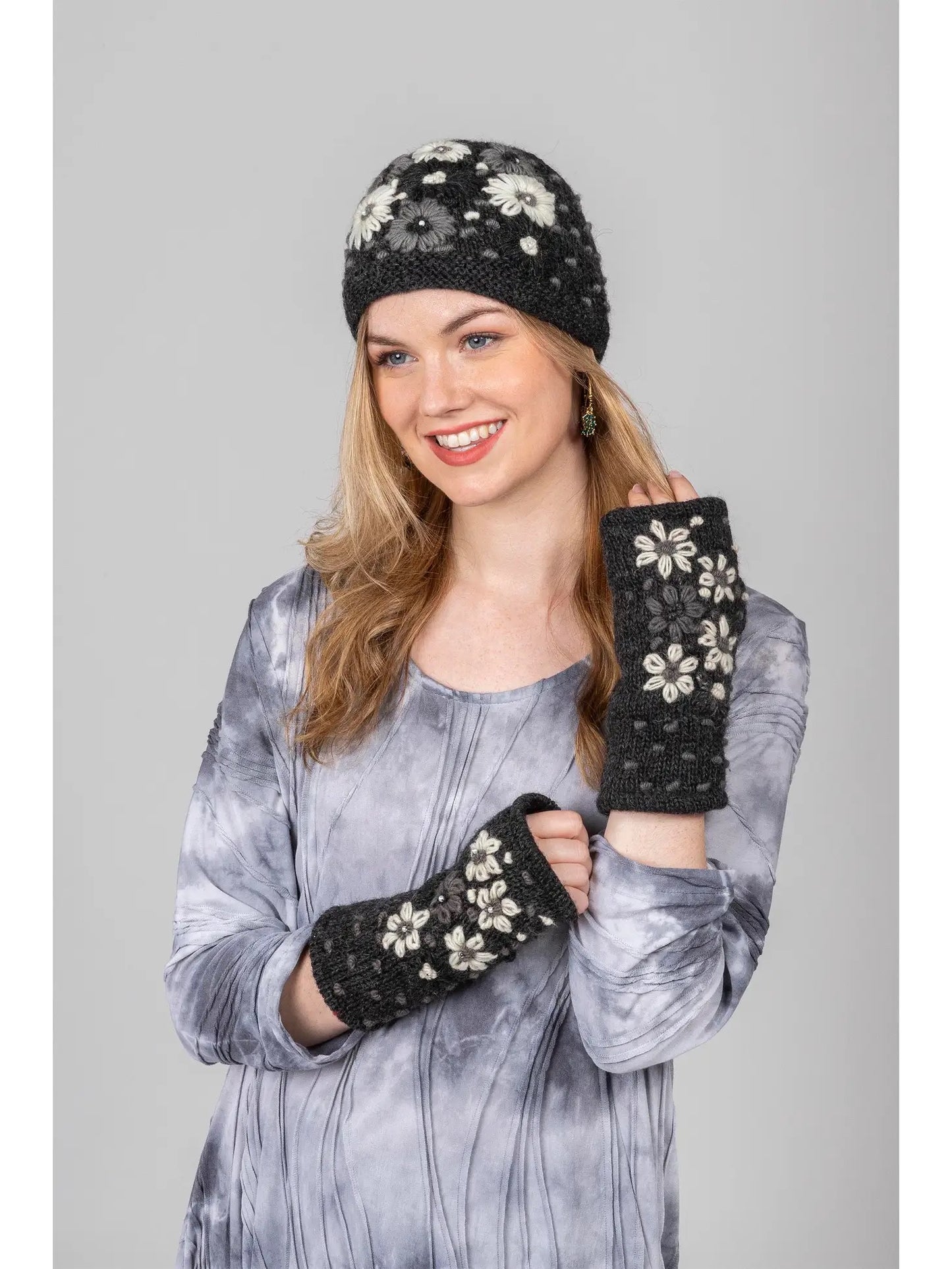 Hat--"Daisy", Wool, 3 Colors (Windhorse)