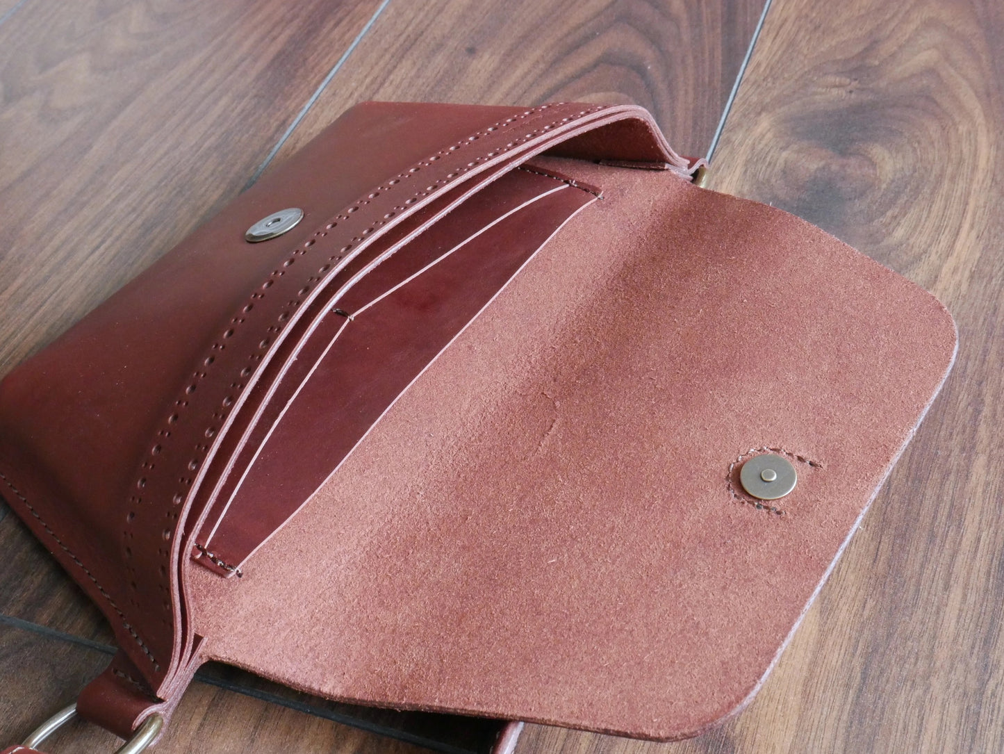 Bag--"Conversion", Belt, Leather, 2 Tones (Akasha)