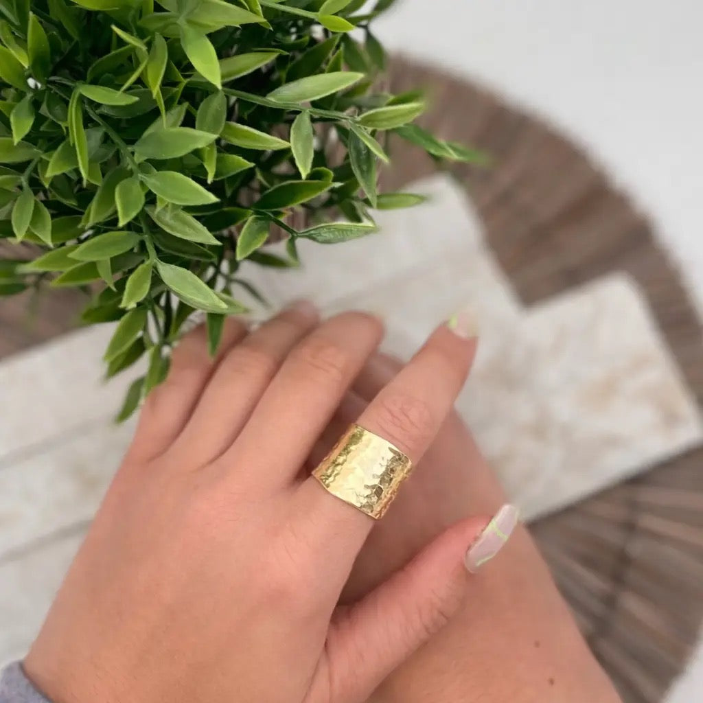 Ring--Hammered, Brass--GOLD-Plated (Anju)