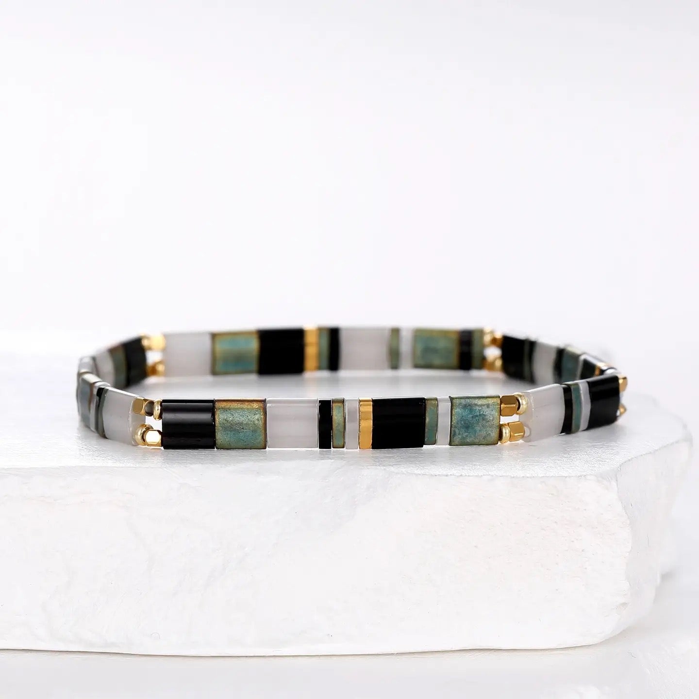 Bracelet--Glass Beads, Flat, Many Colors (Køss Design)