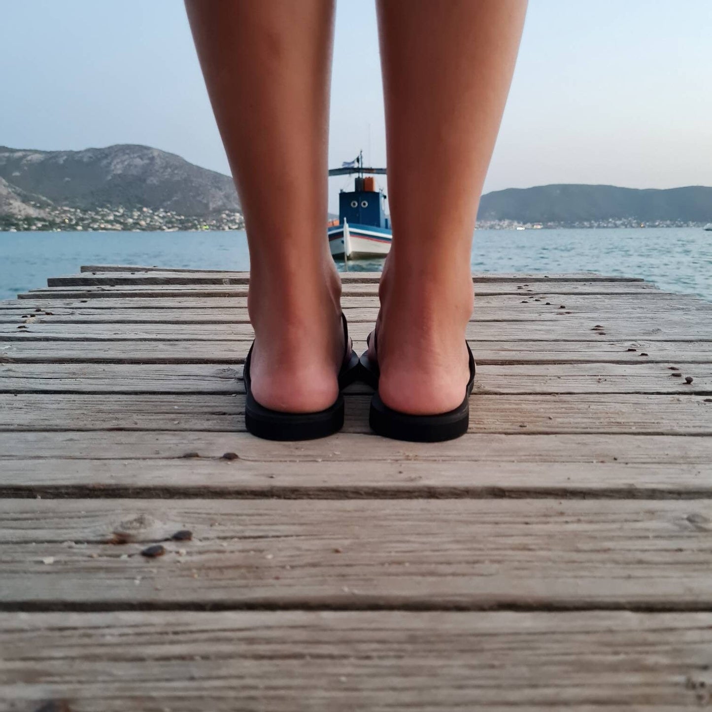 Sandals--Toe-Ring Slide, Leather, Black (Madammeshushu)