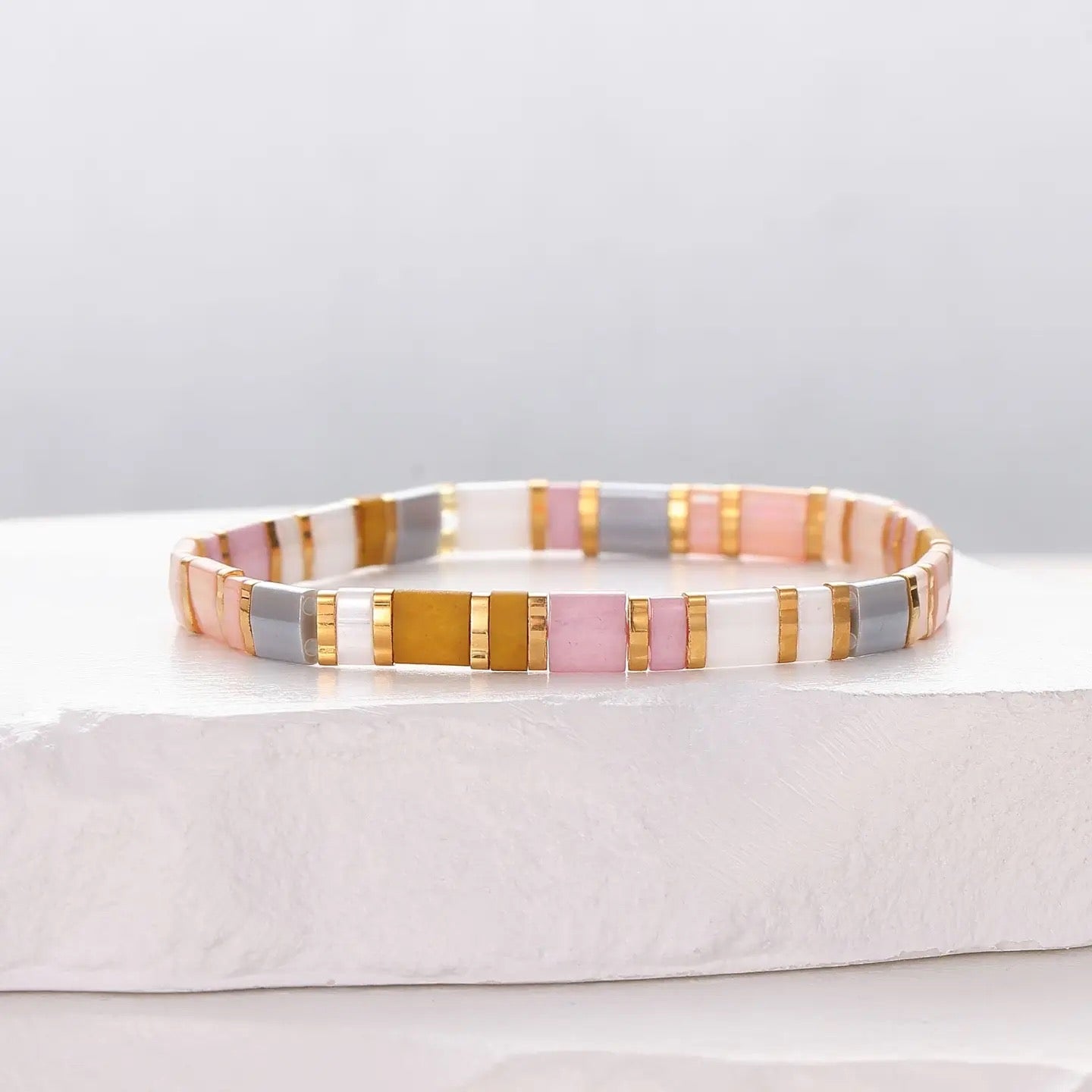 Bracelet--Glass Beads, Flat, Many Colors (Køss Design)