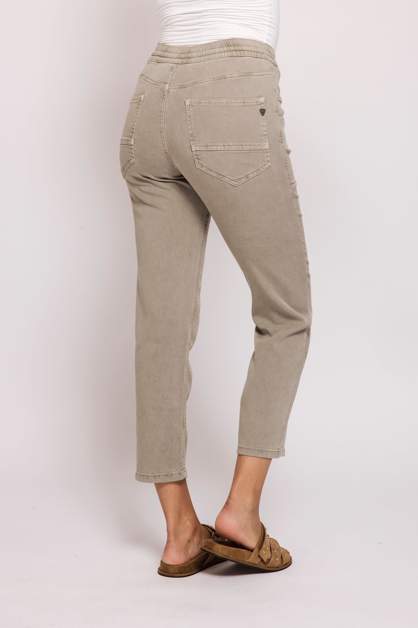 Jeans--"ZHBianka", Cropped, Green (Zhrill)