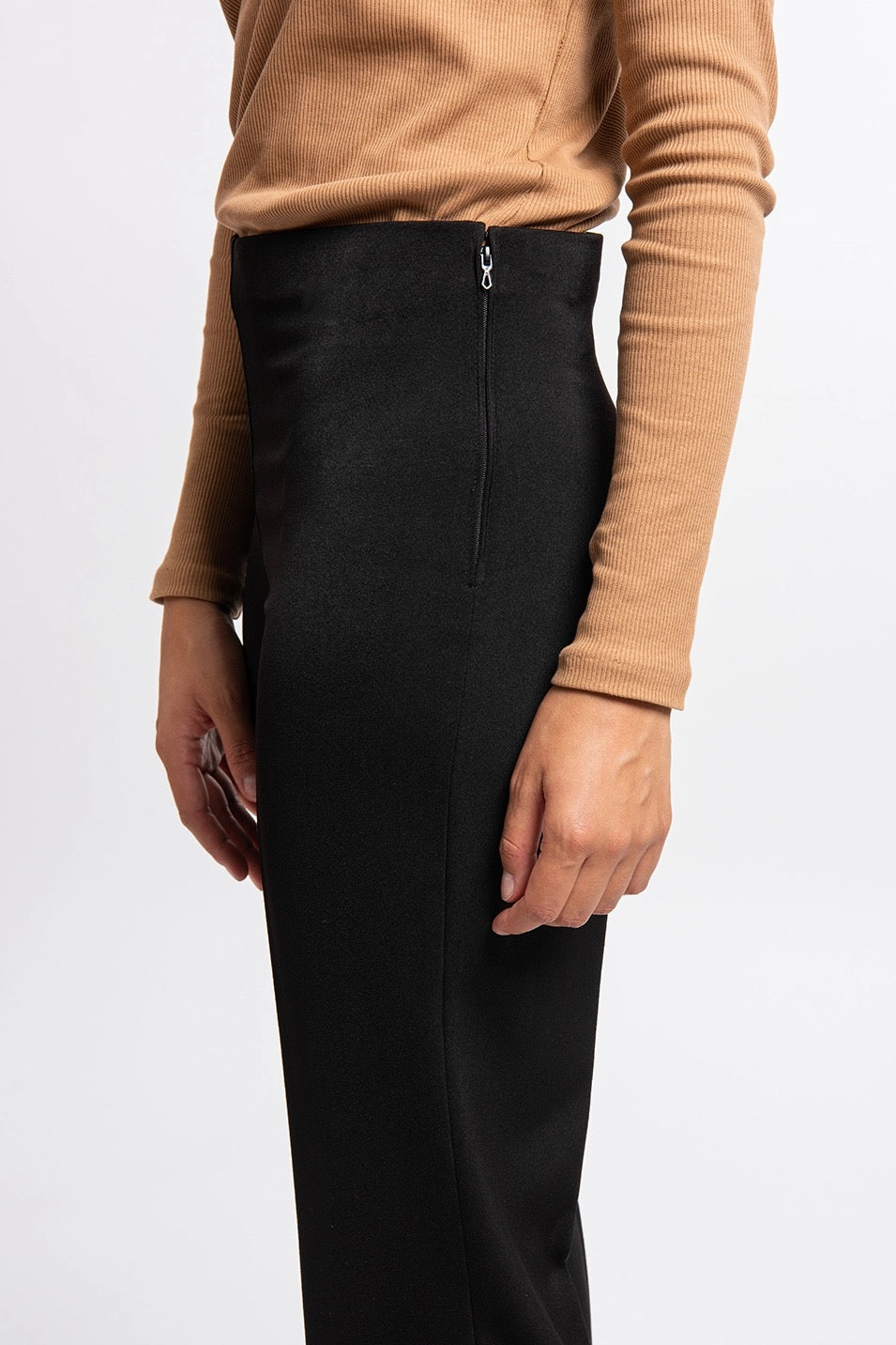 Pants--"Archa", Straight-Cut, Black (ficelle Paris)