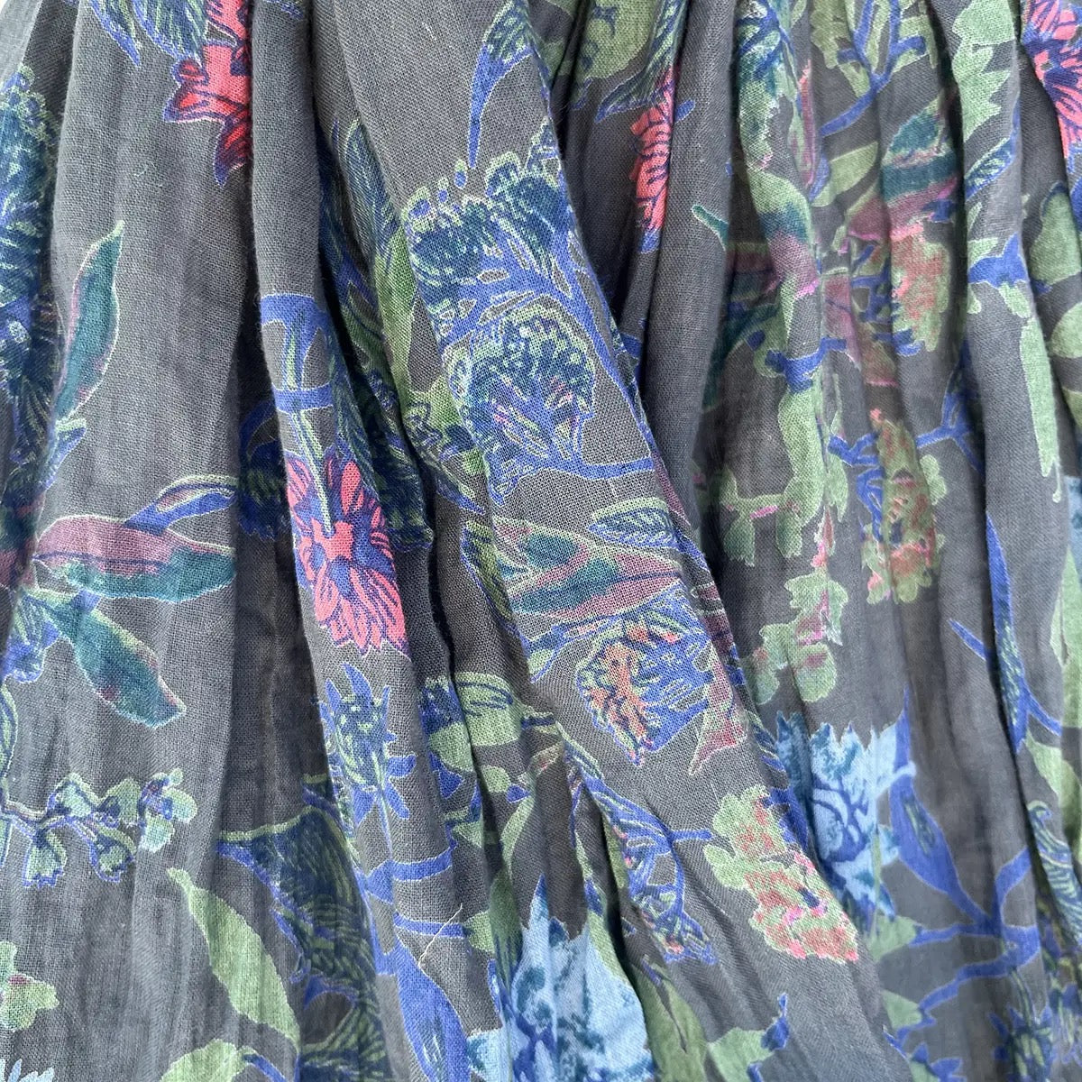 Scarf--"Crinkle", Cotton, Many Patterns (TO BE/ Little Journeys Chicago)